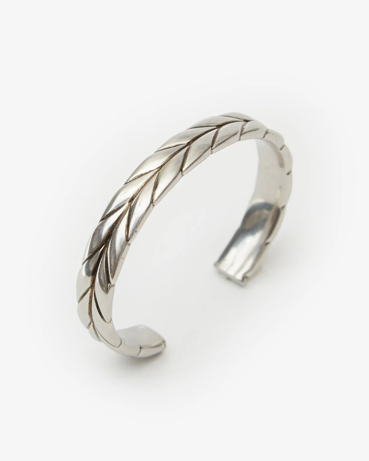 1858-idealist-bracelet-1.webp IDEALIST BRACELET