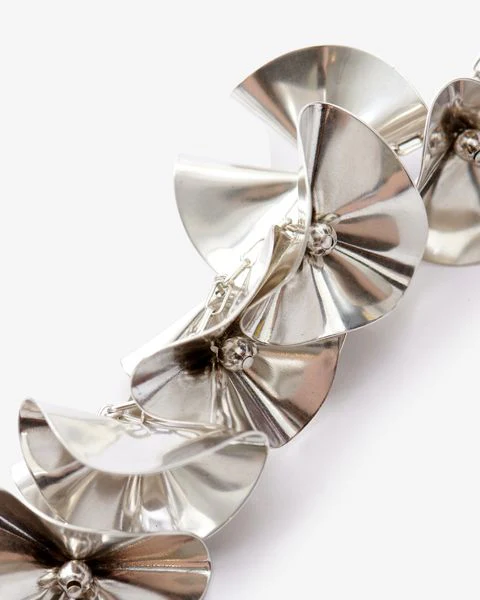 1872-flower-power-bracelet-2.webp Flower Power Bracelet