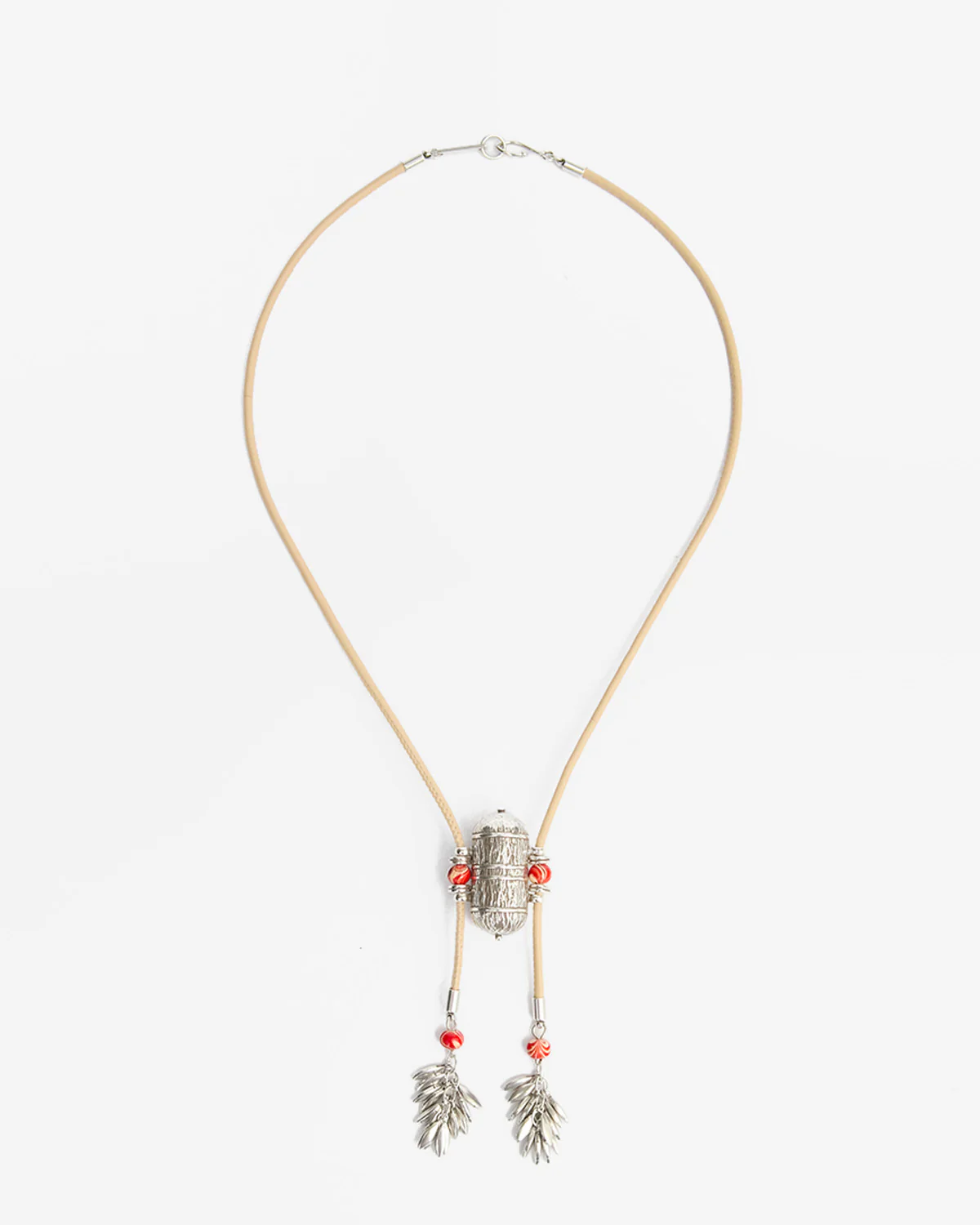 50-janys-necklace-3.webp JANYS NECKLACE